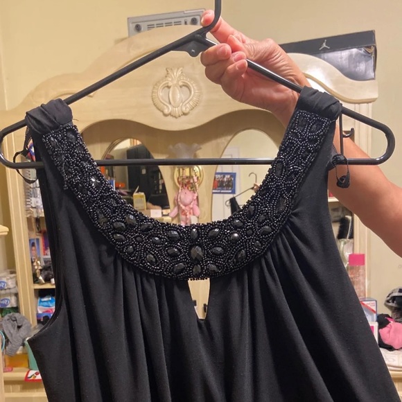 Black dress - Picture 2 of 4